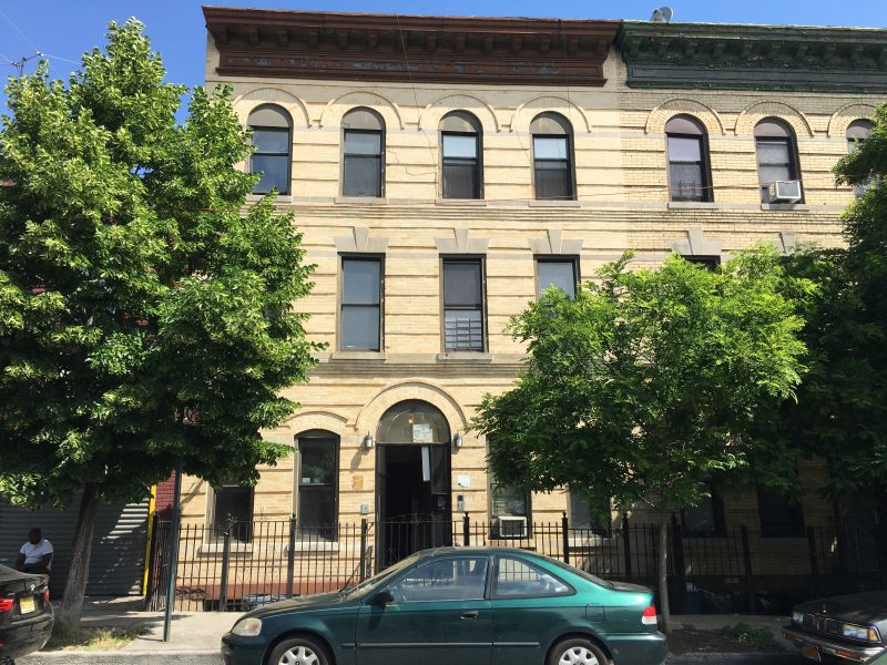 Six-Unit Building in Cypress Hills