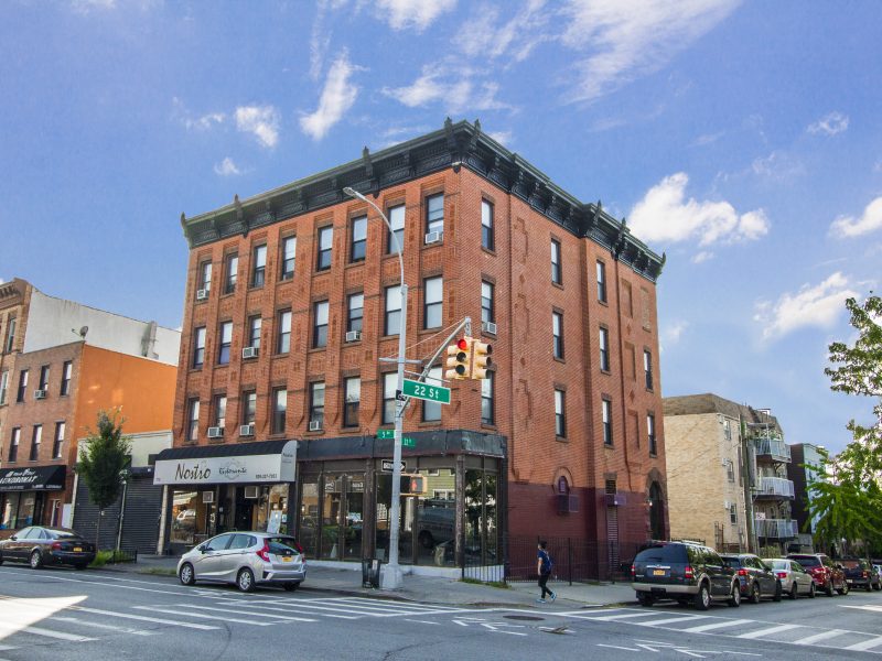 14,000 SF Mixed-Use Building With Parking Lot