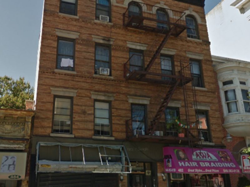 8,982 Building SF Mixed use building